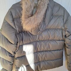 ダウンジャンパー