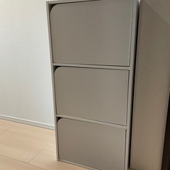 美品）白いカラーボックス　扉付き　