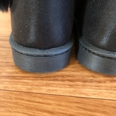 値下げしました！【新品美品】女の子　ムートンブーツ　36センチの画像