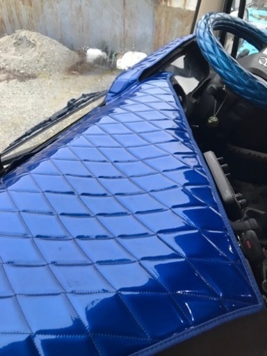 トラック用品　レザーキルト ダッシュマット 日野17プロフィア H29.4月〜　トレイ分割