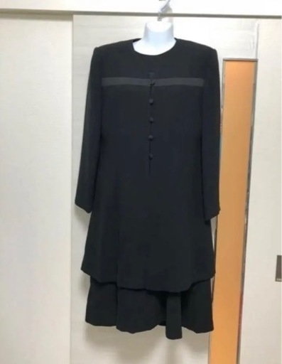 フォーマルスーツ　9号　15.000円