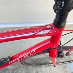 TREK FX7.4 クロスバイクの画像