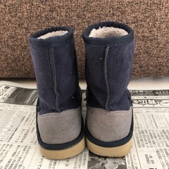 ムートンブーツ　17cm    紺色の画像
