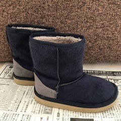 ムートンブーツ　17cm    紺色の画像