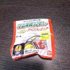 セブンイレブン限定　仮面ライダーストラップ7点の画像