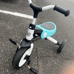 幼児用三輪車の画像