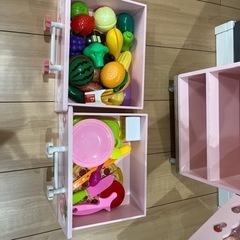 おもちゃ冷蔵庫と電子レンジの画像