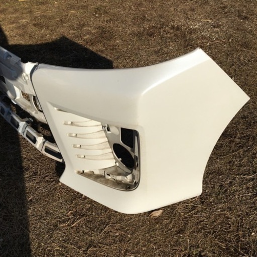ZZR80 ヴォクシー　フロントバンパー