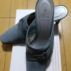 RIZ スエードパンプスの画像
