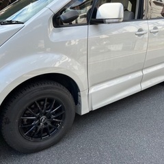 グッドイヤー　スタッドレス　16インチの画像