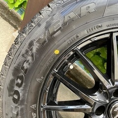 グッドイヤー　スタッドレス　16インチの画像