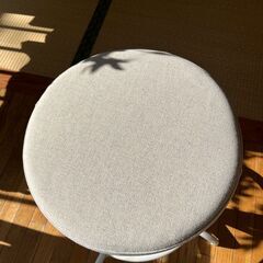 [引き渡し決定済み] IKEA のデスクチェア / スツール！リモートワークに便利！の画像