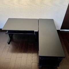ゲーミングデスクの画像