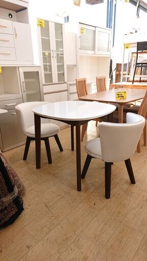 光グローバルトレーディング MINEST 2人用 ダイニング 3点セット テーブル 回転チェア2脚 ホワイト×ブラウン■幅80x奥行80x高さ71㎝■近隣配送無料 買取帝国 朝霞店