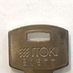 オフィス家具鍵　中古　イトーキ　B1677　書庫　ロッカー　デス...