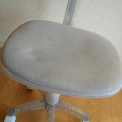 デスクチェアの画像