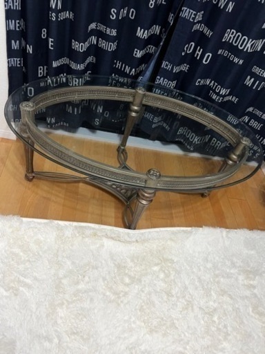 ガラステーブル　オシャレ