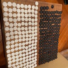 囲碁盤と碁石の画像