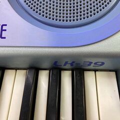 お値下げしました！CASIO LK-39 電子ピアノ/電子キーボードCASIOスタンド付きの画像