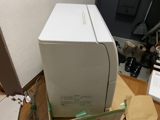 パナソニック食器洗い乾燥機NP-TR9 2017年製