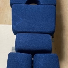 ★無料でお譲りします！整体施術ベッド1台、カバー２セット付【中古】取りに来ていただける方限定の画像