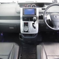 トヨタ☆ヴォクシー　装備オーディオ充実！！！の画像