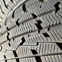 2020年製 深溝4本 日本製スタッドレス 165/70R14 トーヨー アクア スペイド パッソ ポルテ ヴィッツ マーチ デミオ スイフト ソリオ コンパクトカー 冬タイヤの画像