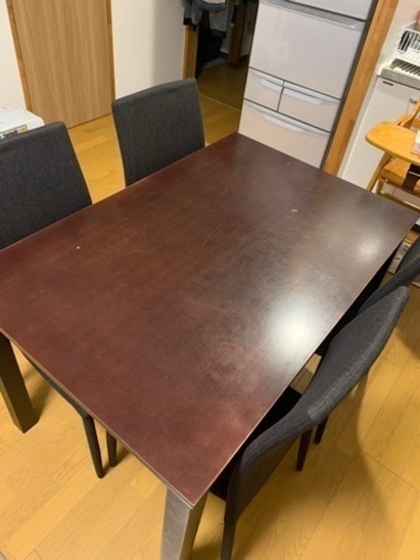 ダイニングテーブルセット　4人用