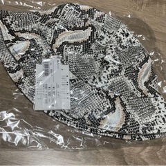新品・サティス☆蛇柄ハット