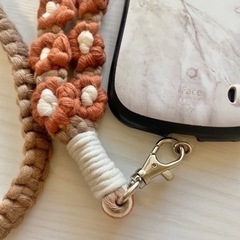 マクラメスマホショルダーストラップの画像