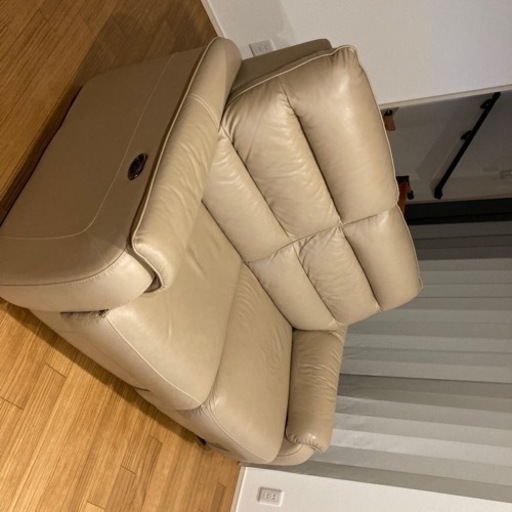 ニトリ本革電動リクライニングソファ【参考定価13万円】