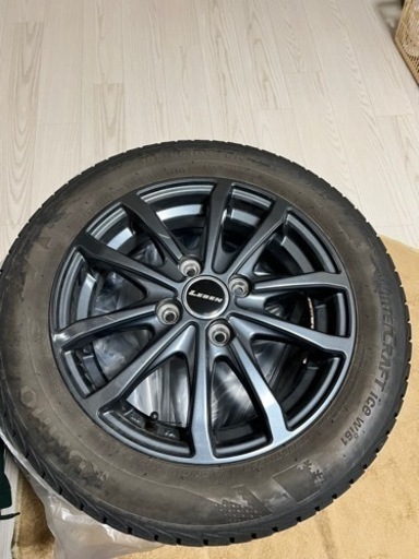 スタッドレスタイヤ【訳あり格安】