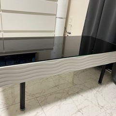 ガラステーブルの画像