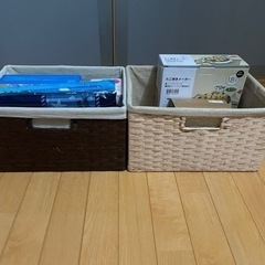 収納箱、ゴミ箱、タオル、調理器具の画像
