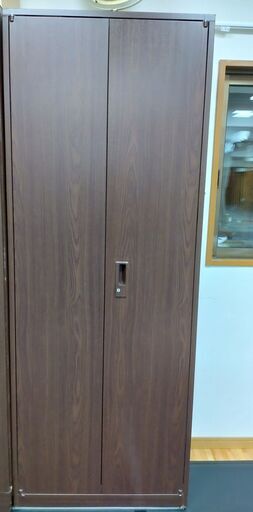 【１月３１日まで】スチール収納庫　シリンダー錠付