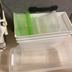 収納ボックス、タッパーなどの画像