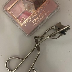 【お取引き中】ビューラーとアイシャドウ