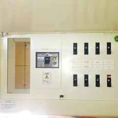 💡分電盤 ブレーカー カバー付き 建築材の画像