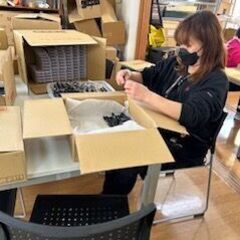 ☆彡未経験歓迎【本郷台エリア】資格不要の福祉事業所スタッフ募集！　　普通自動車免許は必須で配達・販売先への送迎業務あり。利用者様と一緒にパン作りや清掃作業をお願いします。の画像
