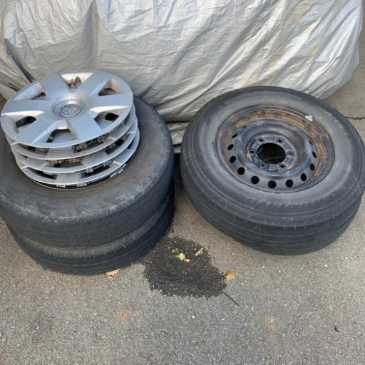 ハイエース　純正　タイヤ　ホイール