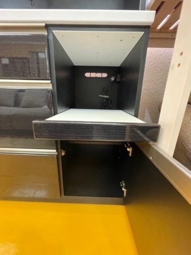 【リサイクルサービス八光　配達・設置OK】エナメルブラック　大型食器棚