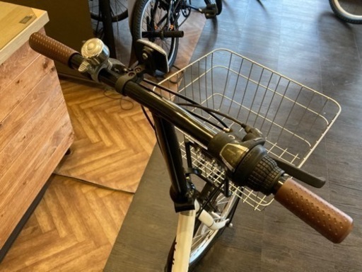 【Volkswagen前後タイヤ新品！】6段変速　20インチ折りたたみ自転車　ホワイト