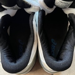 バスケシューズ　アシックスの画像