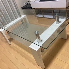 お洒落　透明リビングテーブル