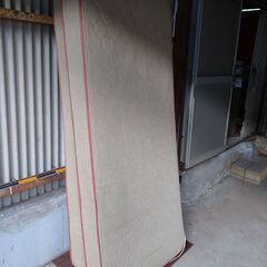 【決まりました】セミシングルベッドマット差し上げます!