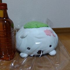 すみっコくらし　白くまちゃんの桜餅？？の、ぬいぐるみ