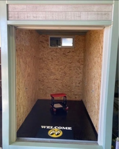 バイクガレージ