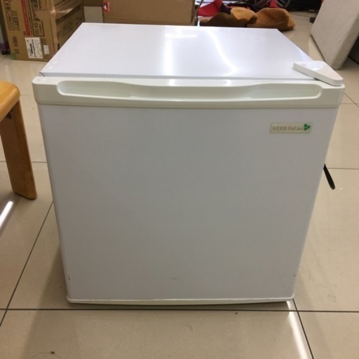 HJ238【中古】 YAMADA  ノンフロン冷蔵庫　45L  15年製