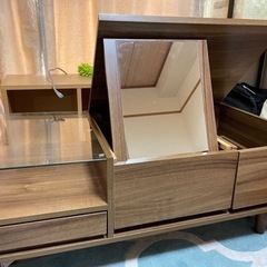 ドレッサーテーブルの画像