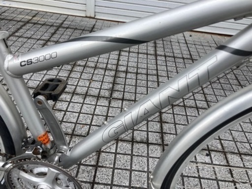 【クロスバイク】ジャイアント製　CS3000 XSサイズ　後タイヤ、グリップ新品❗️若林自転車　膳所店　SALE中❗️